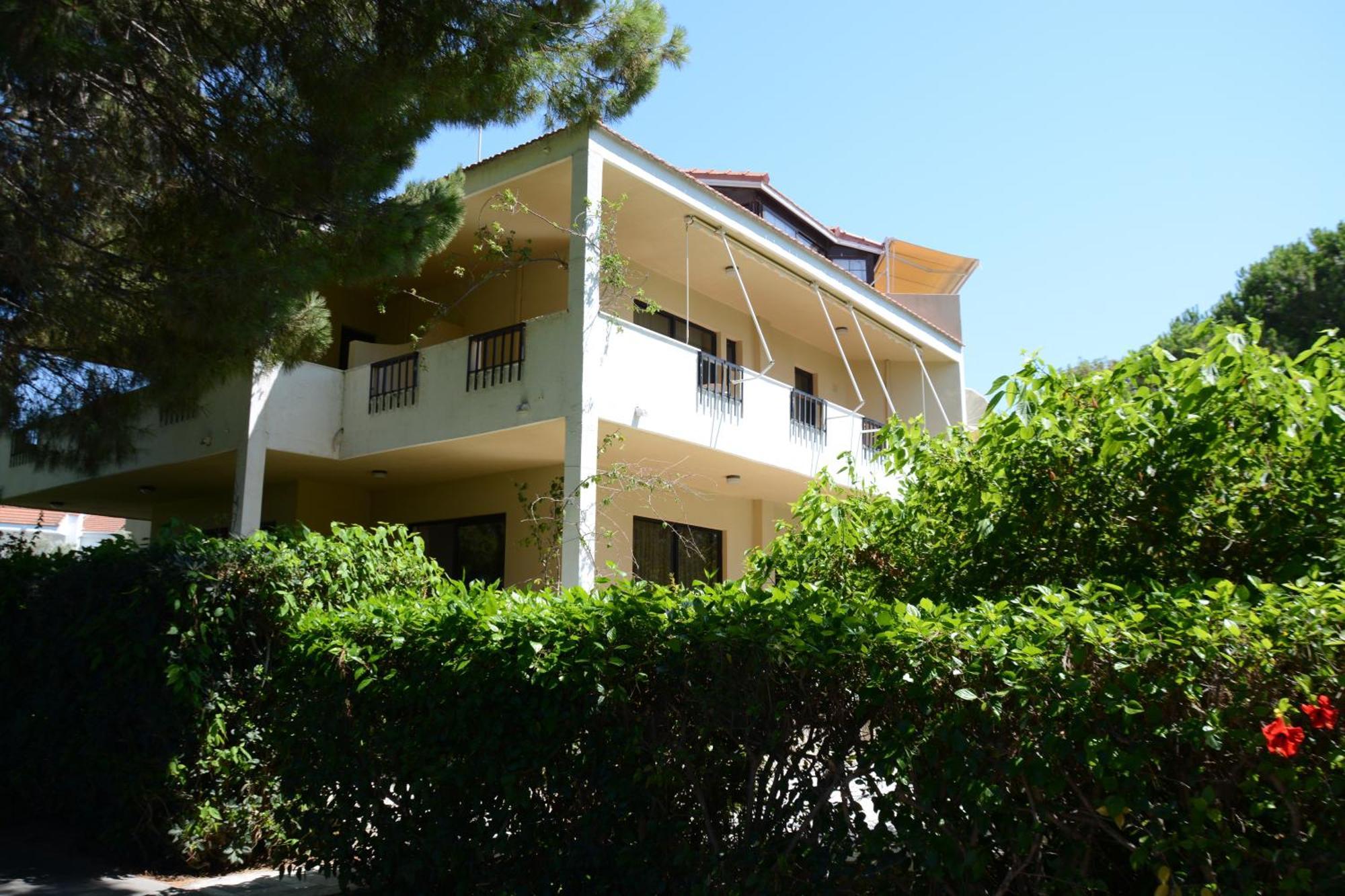 Niki Hotel Apartments Ялисос Стая снимка