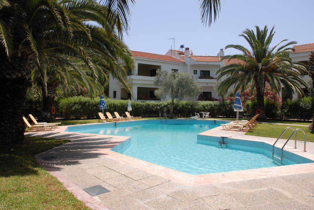 Niki Hotel Apartments Ялисос Екстериор снимка