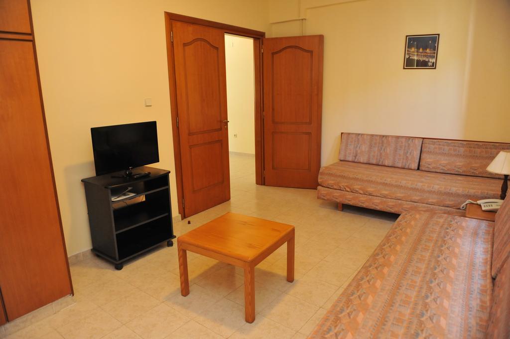 Niki Hotel Apartments Ялисос Екстериор снимка